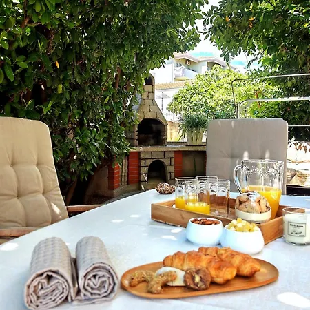 Mediterranean Garden Retreat Apartamento
