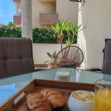 Mediterranean Garden Retreat Apartamento *