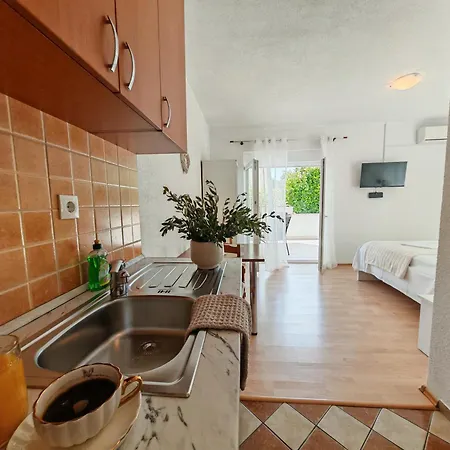Mediterranean Garden Retreat Apartamento